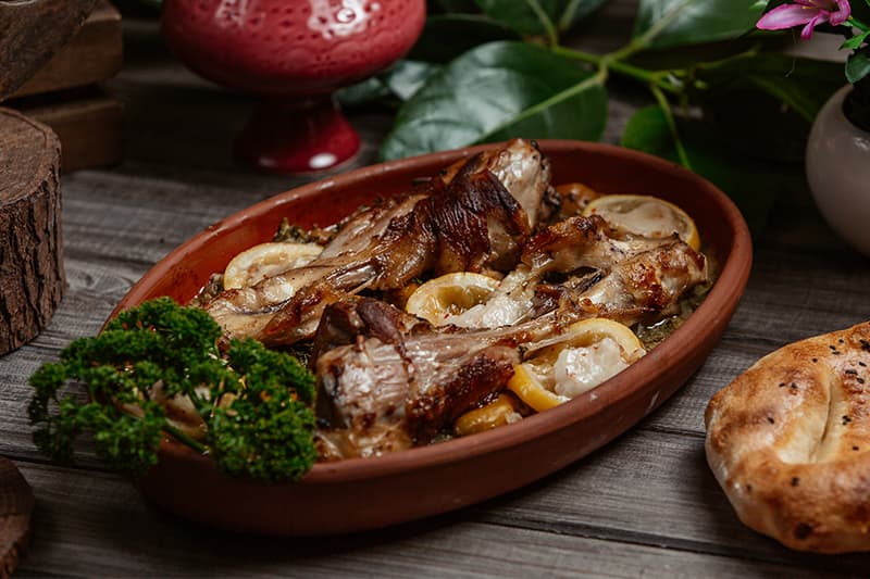 Güveçte Kuzu Pirzola